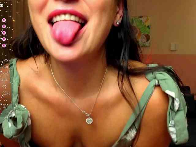 AliannaSoloKisses webcam
