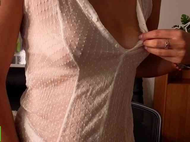 AliannaSoloKisse... Live Webcam on BongaCams