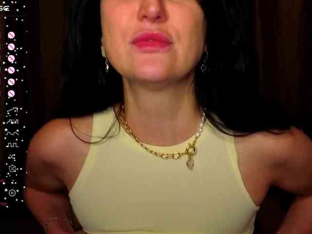 AliannaSoloKisses webcam