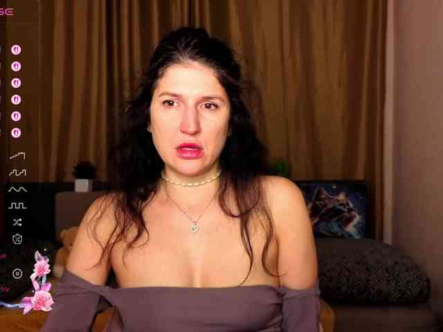 AliannaSoloKisses webcam