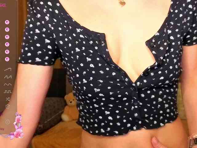 AliannaSoloKisses webcam