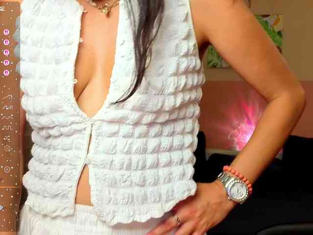 AliannaSoloKisses webcam
