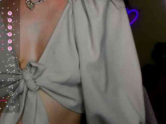 AliannaSoloKisses webcam