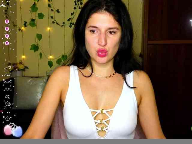 AliannaSoloKisses webcam