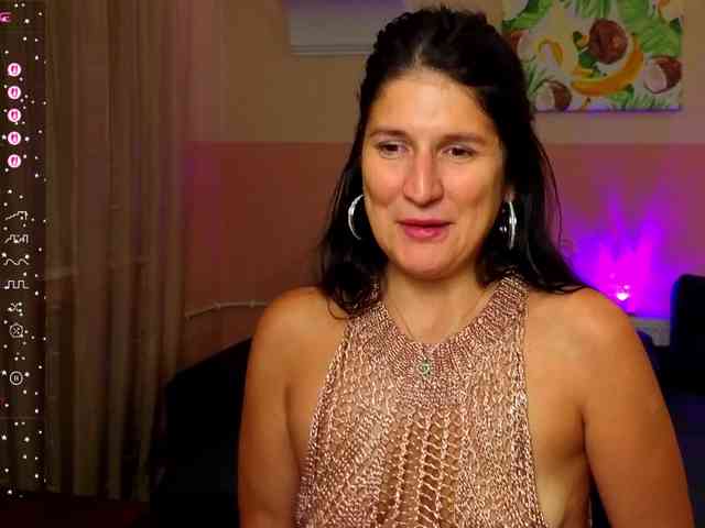 AliannaSoloKisses webcam