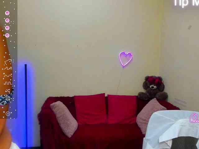 AliannaSoloKisses webcam