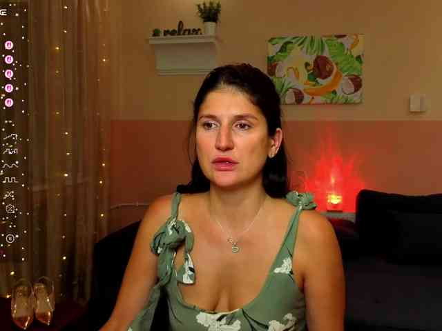 AliannaSoloKisses webcam
