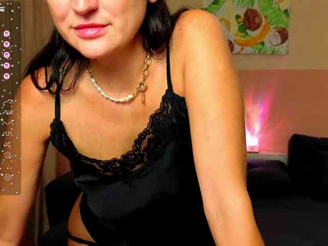 AliannaSoloKisses webcam
