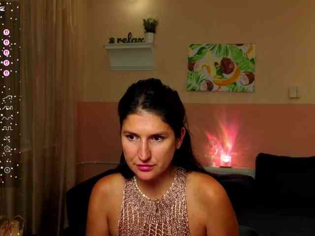 AliannaSoloKisse... Live Webcam on BongaCams