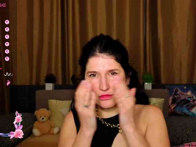 AliannaSoloKisses webcam