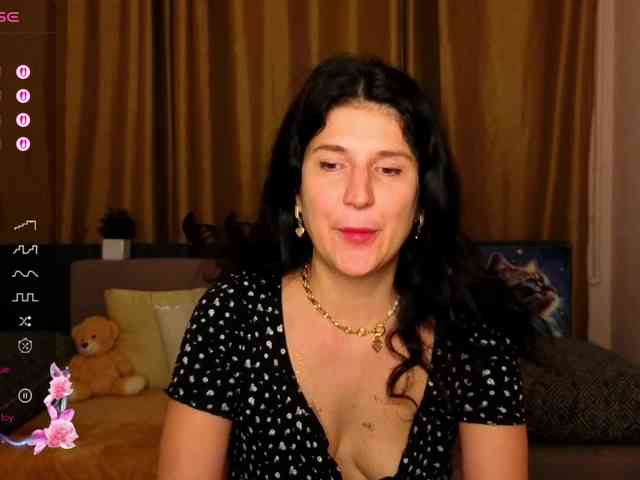 AliannaSoloKisses webcam