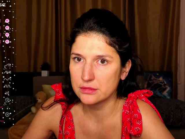 AliannaSoloKisses webcam