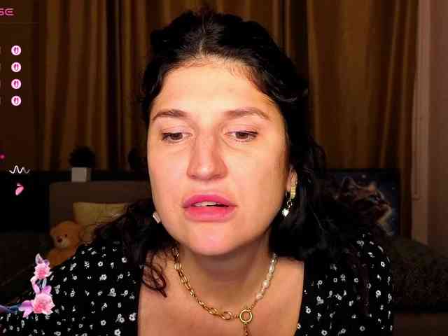 AliannaSoloKisses webcam