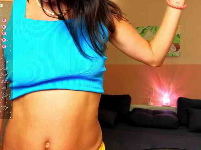 AliannaSoloKisses webcam