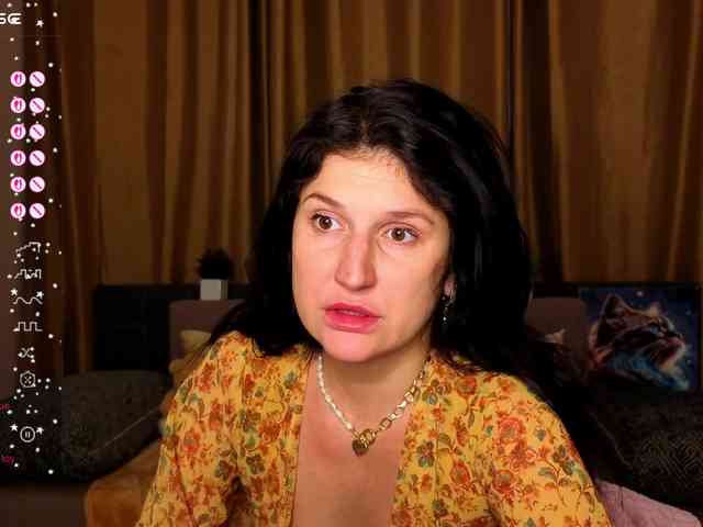 AliannaSoloKisses webcam