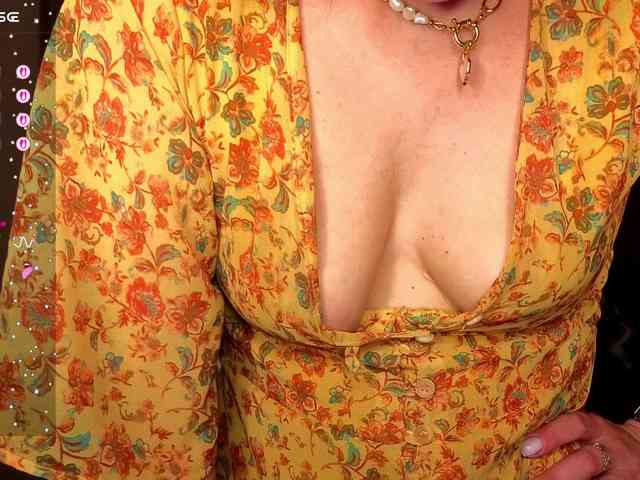 AliannaSoloKisses webcam