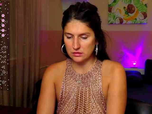 AliannaSoloKisses webcam