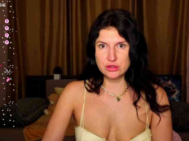 AliannaSoloKisses webcam