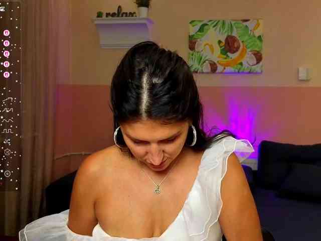AliannaSoloKisses webcam