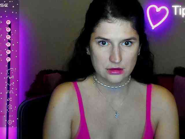 AliannaSoloKisses webcam