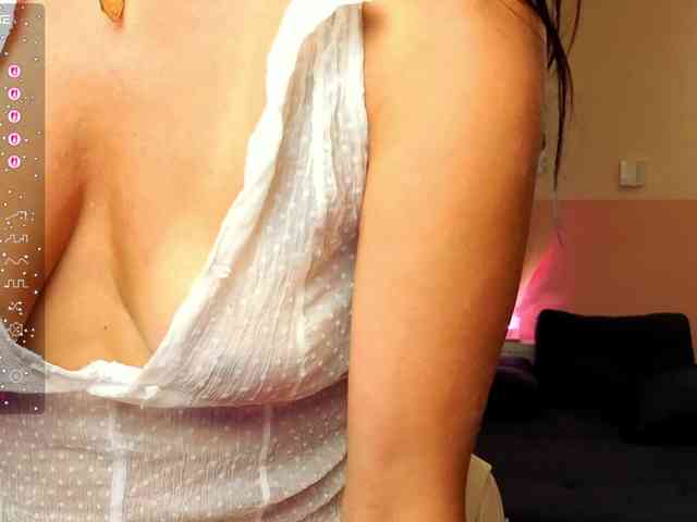 AliannaSoloKisses webcam