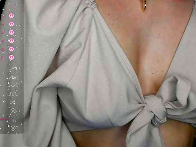 AliannaSoloKisses webcam