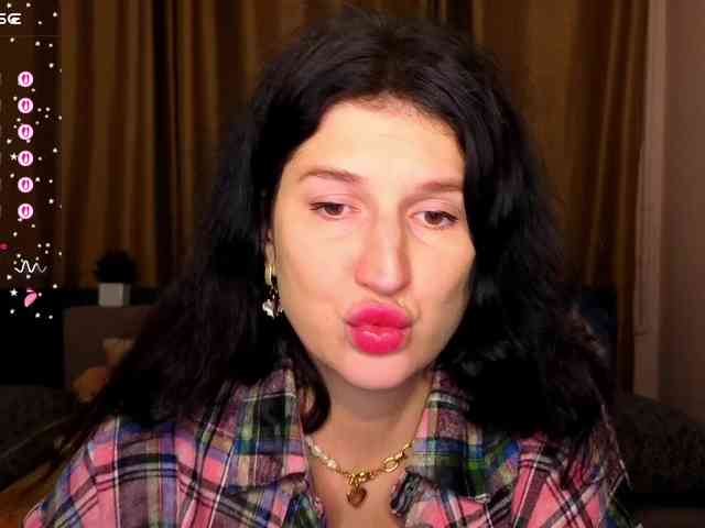 AliannaSoloKisses webcam