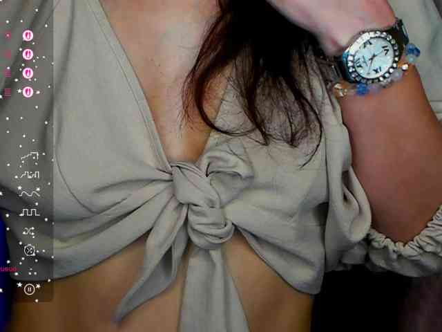 AliannaSoloKisses webcam