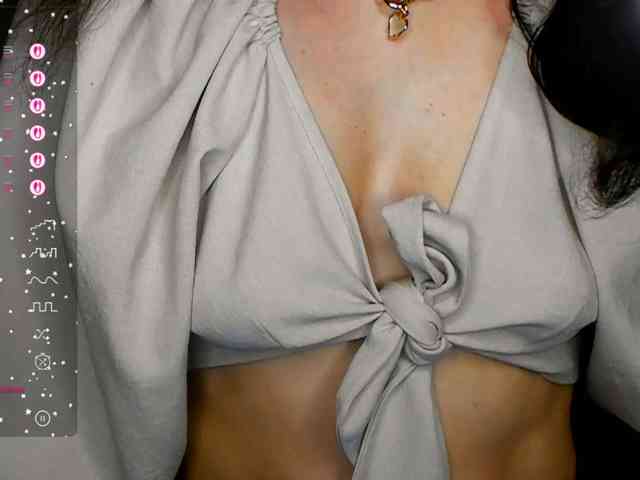 AliannaSoloKisses webcam