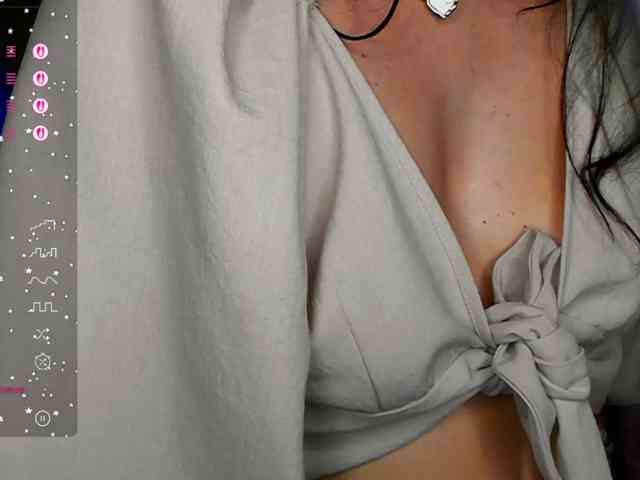 AliannaSoloKisses webcam