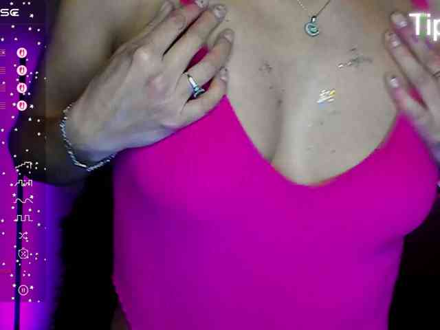 AliannaSoloKisses webcam