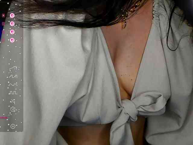 AliannaSoloKisses webcam