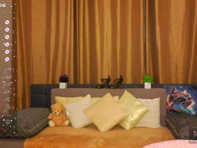 AliannaSoloKisses webcam