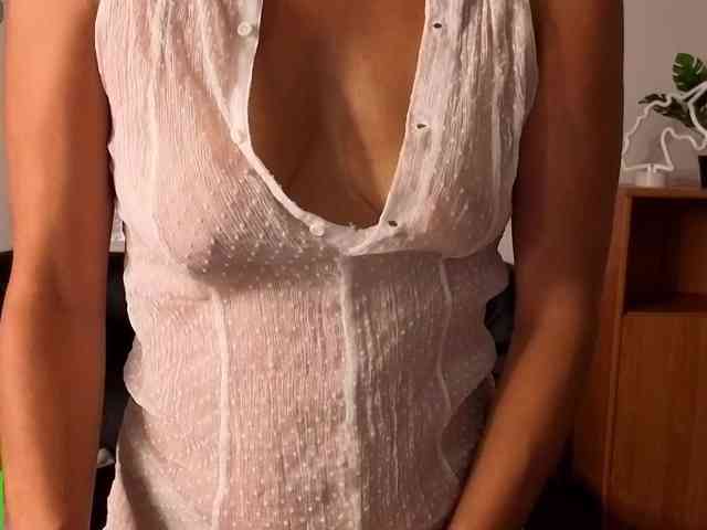 AliannaSoloKisse... Live Webcam on BongaCams