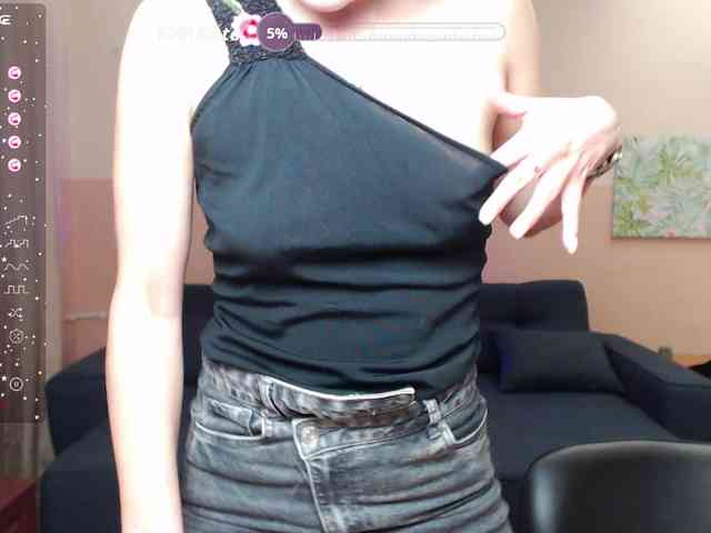 AliannaSoloKisses webcam