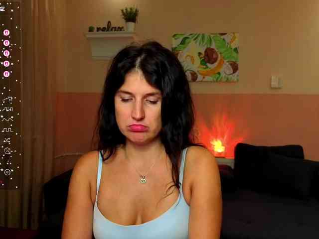 AliannaSoloKisses webcam