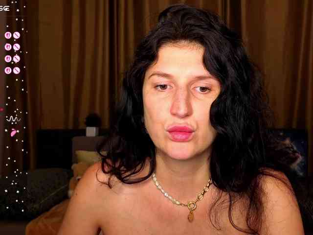 AliannaSoloKisses webcam