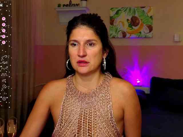 AliannaSoloKisses webcam
