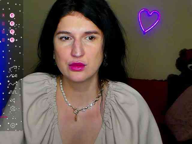 AliannaSoloKisses webcam