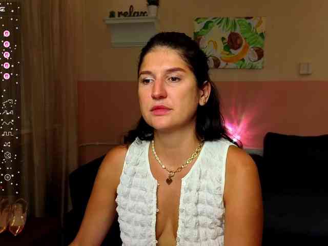 AliannaSoloKisses webcam