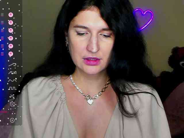 AliannaSoloKisses webcam