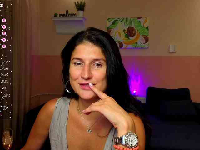 AliannaSoloKisses webcam