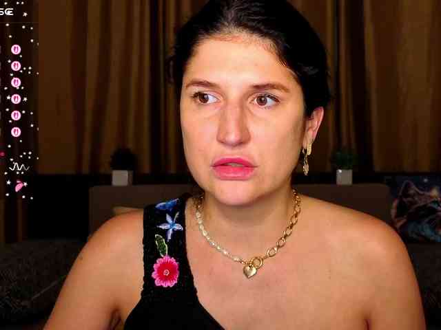 AliannaSoloKisses webcam