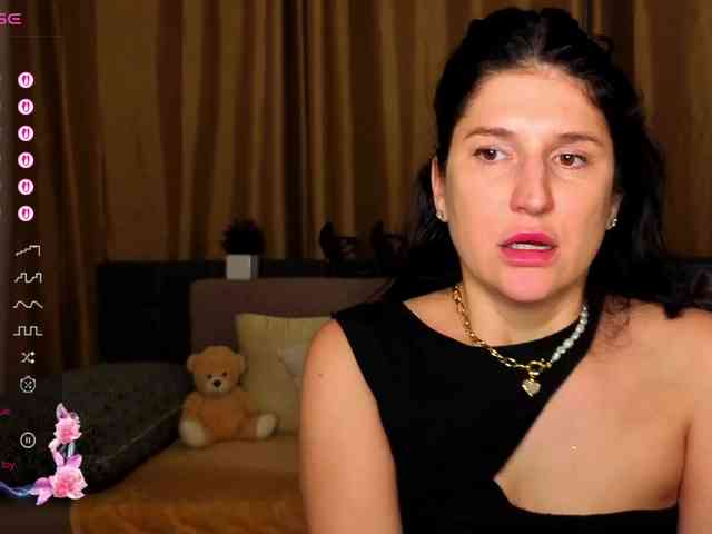 AliannaSoloKisses webcam