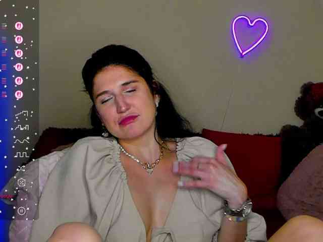 AliannaSoloKisses webcam