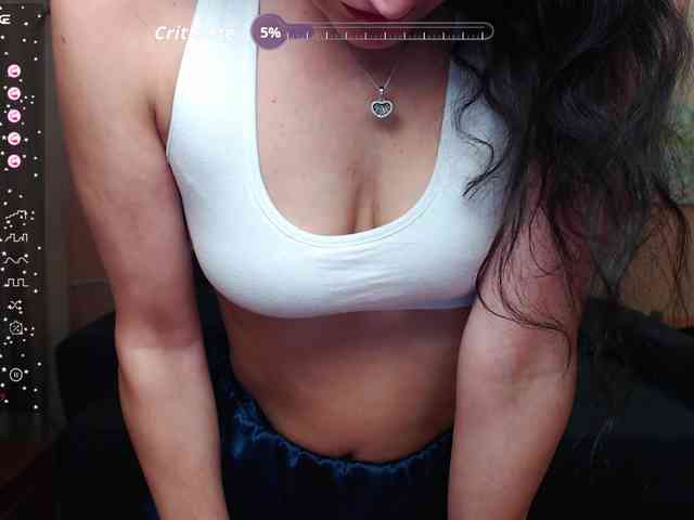 AliannaSoloKisses webcam