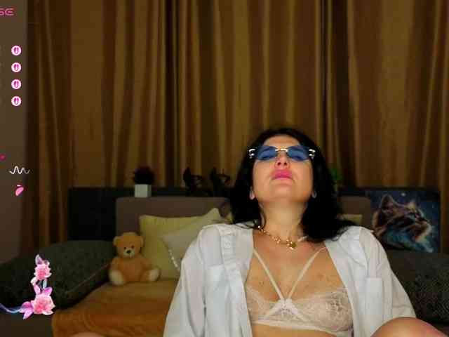 AliannaSoloKisses webcam