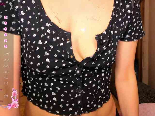 AliannaSoloKisses webcam