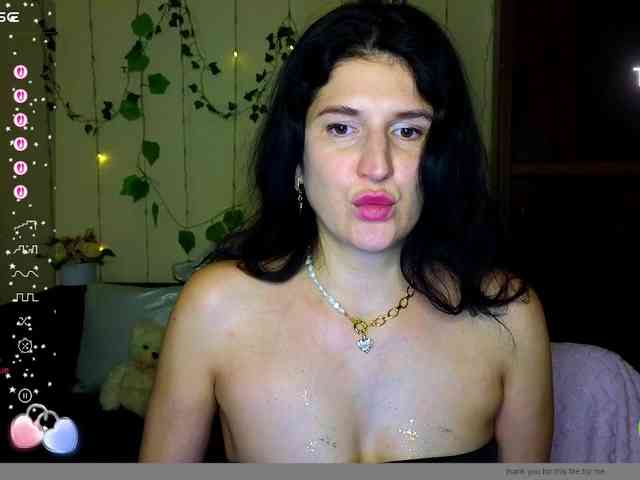 AliannaSoloKisses webcam