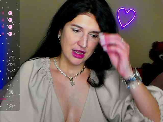 AliannaSoloKisses webcam